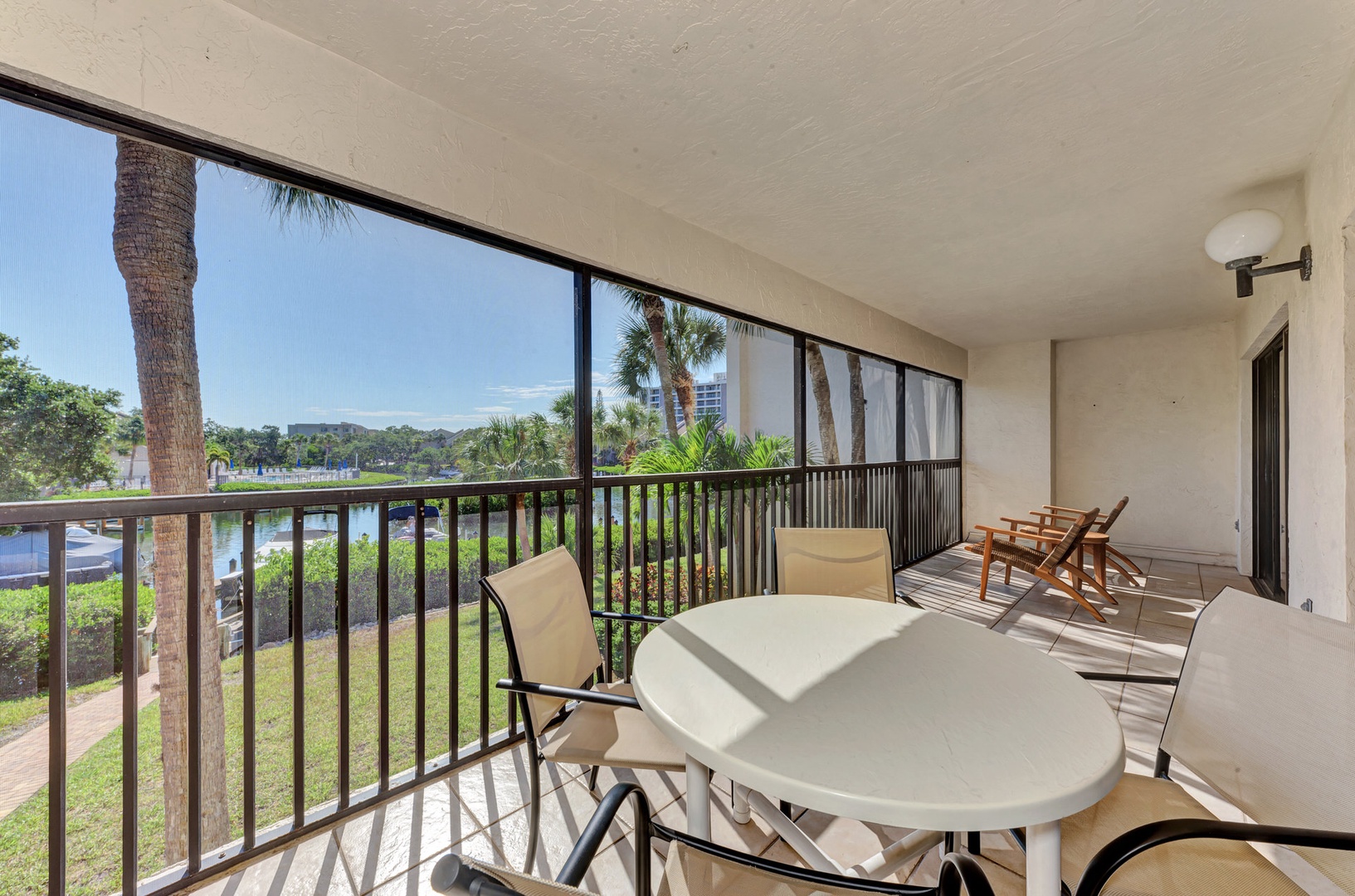 Balcony Dining