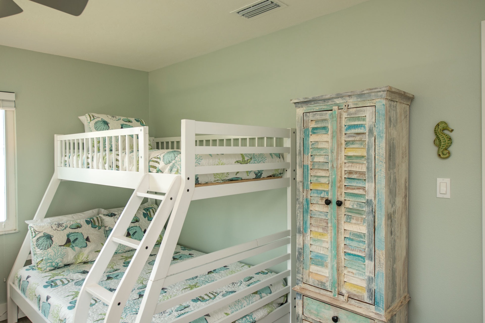 Bunkbed design and storage cabinet