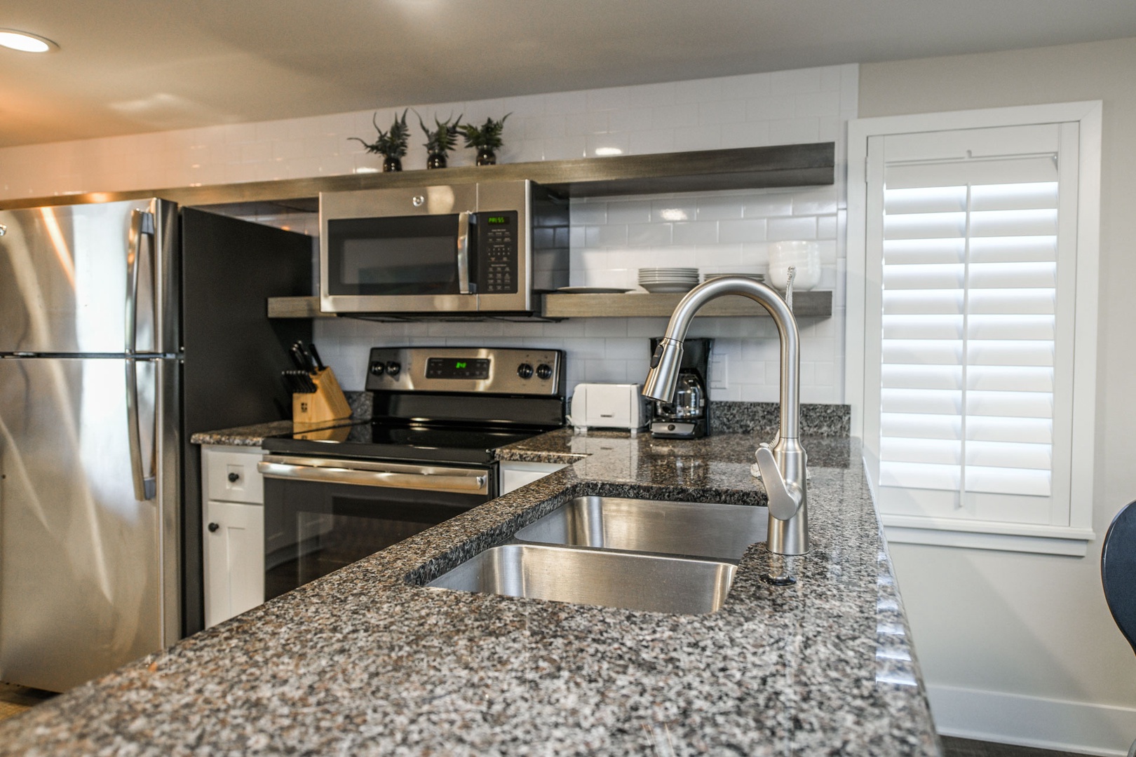 Stainless Steel Appliances and Features