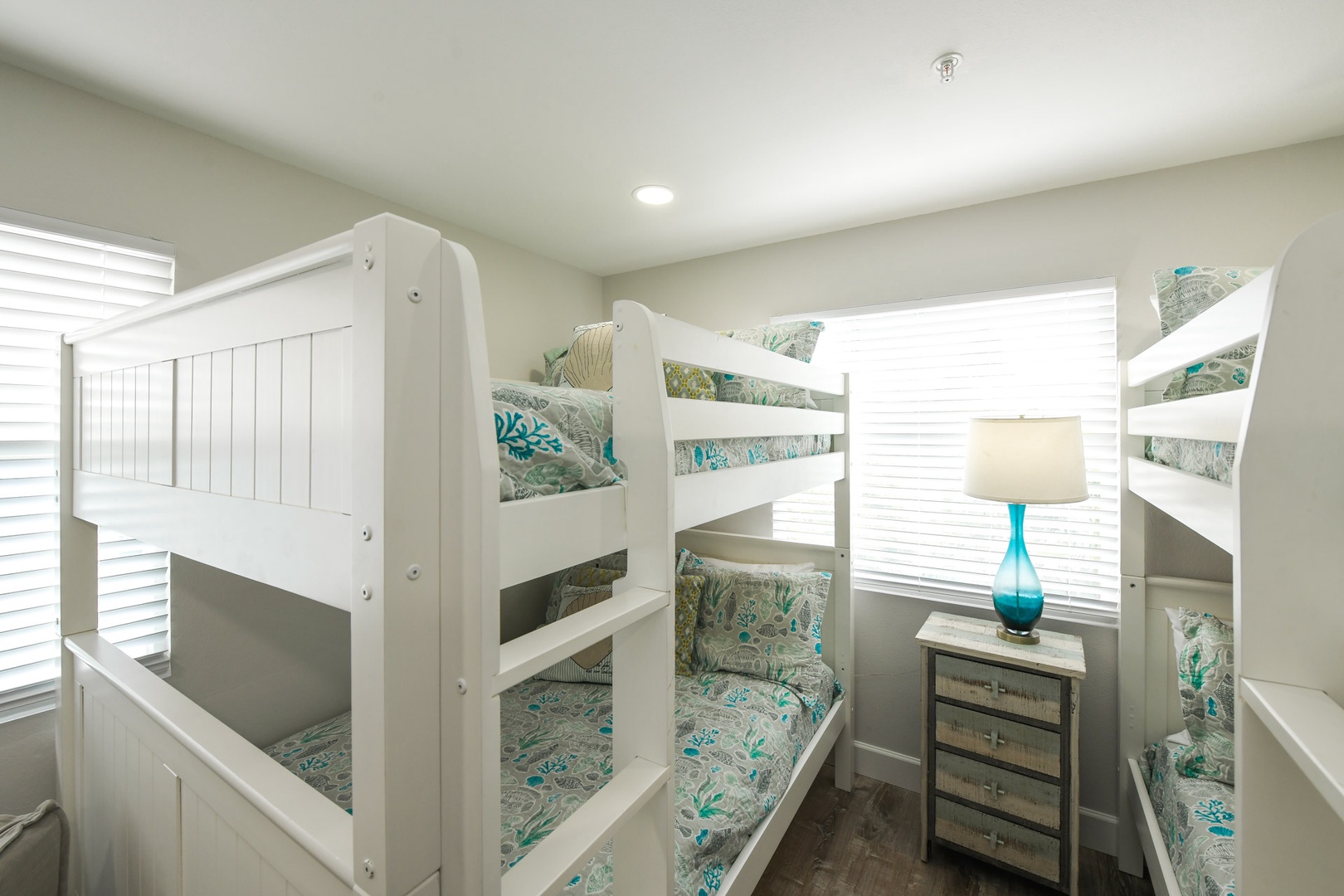 Bunk Bedroom with 2 Sets of Full over Full Bunks-Sleeps 8