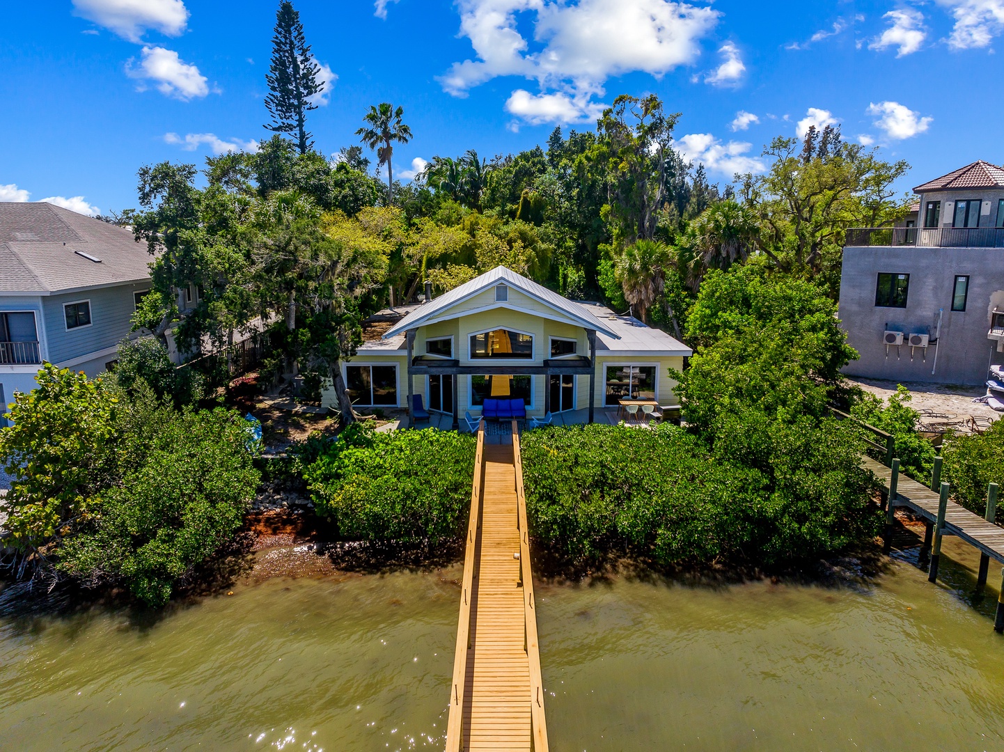 Bayside Bliss - Tropical Sand Accommodations