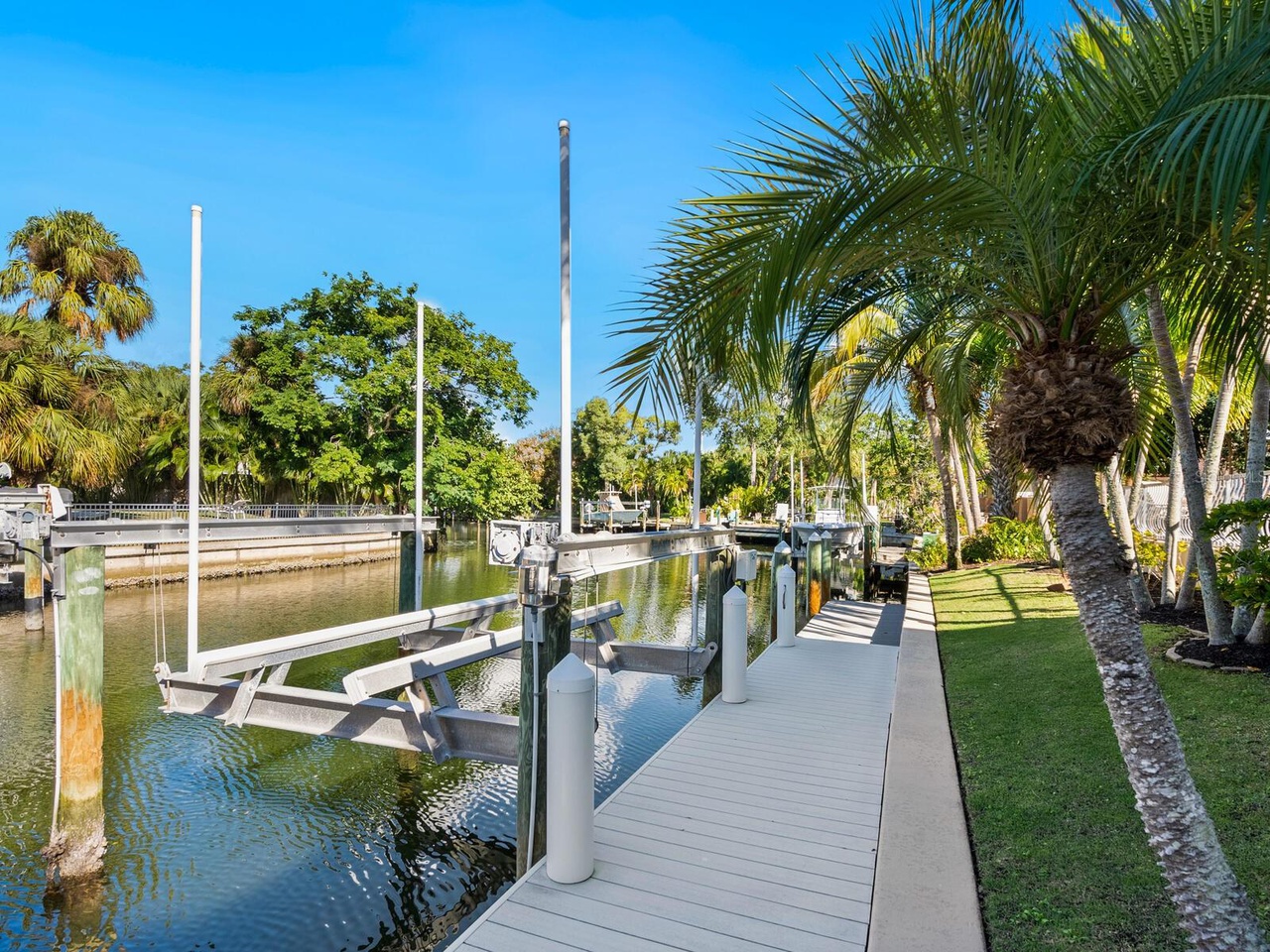 Treasure on the Canal by Siesta Luxury Rental Properties