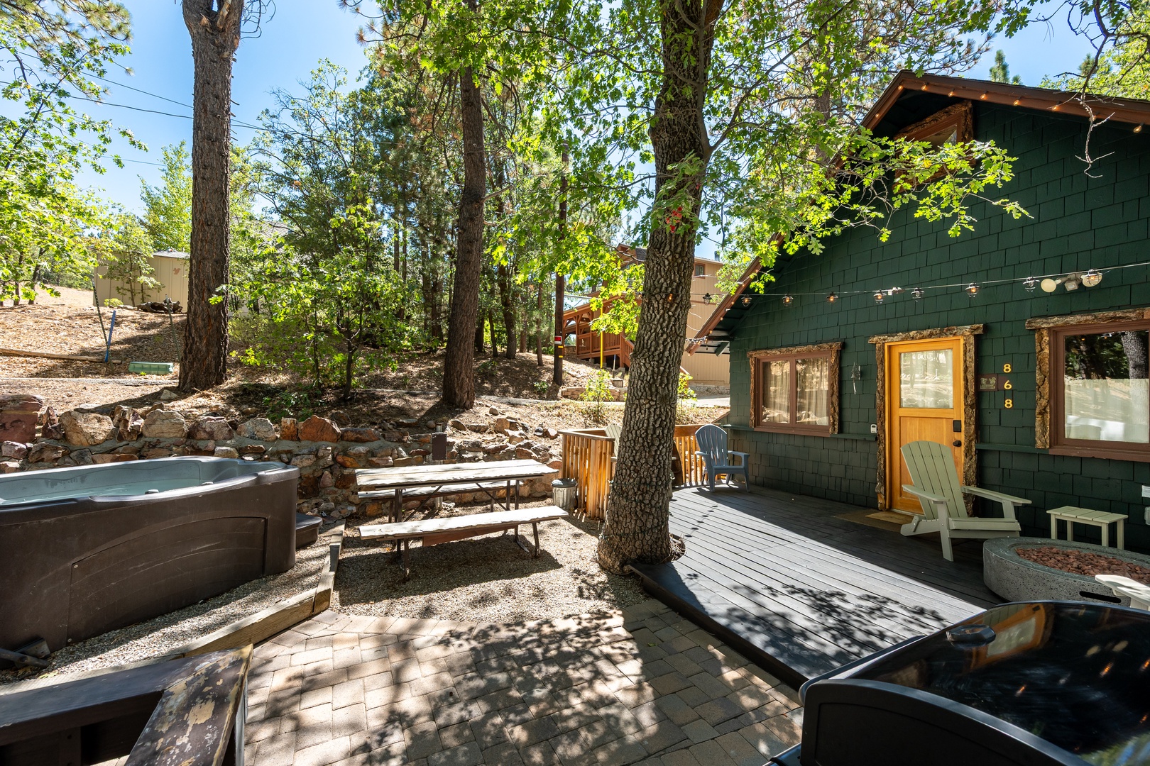 Dine beneath the trees, and hop into the spa after, any time of day: morning, noon and night!
