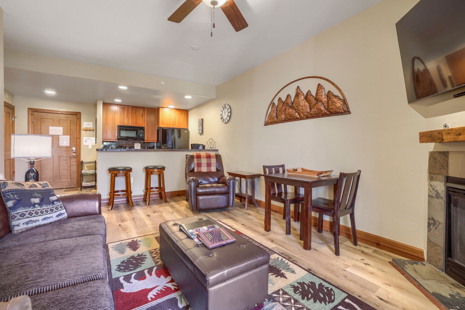 34 Highfield Trail Unit 210 - Web Quality - 007 - 07 Living Room