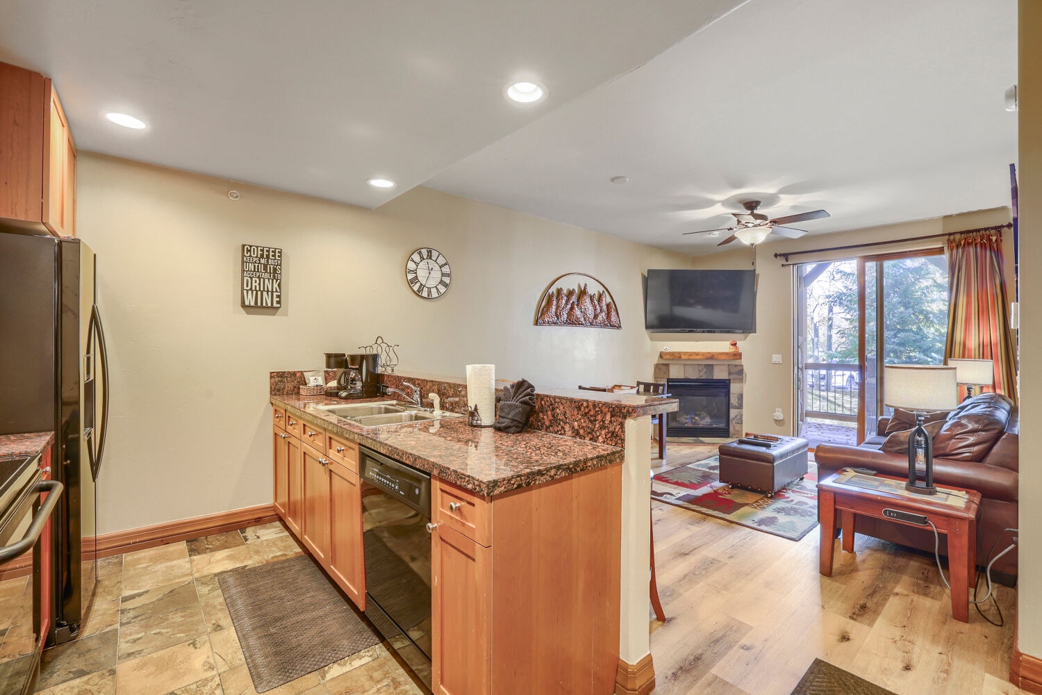 34 Highfield Trail Unit 210 - Web Quality - 010 - 10 Kitchen