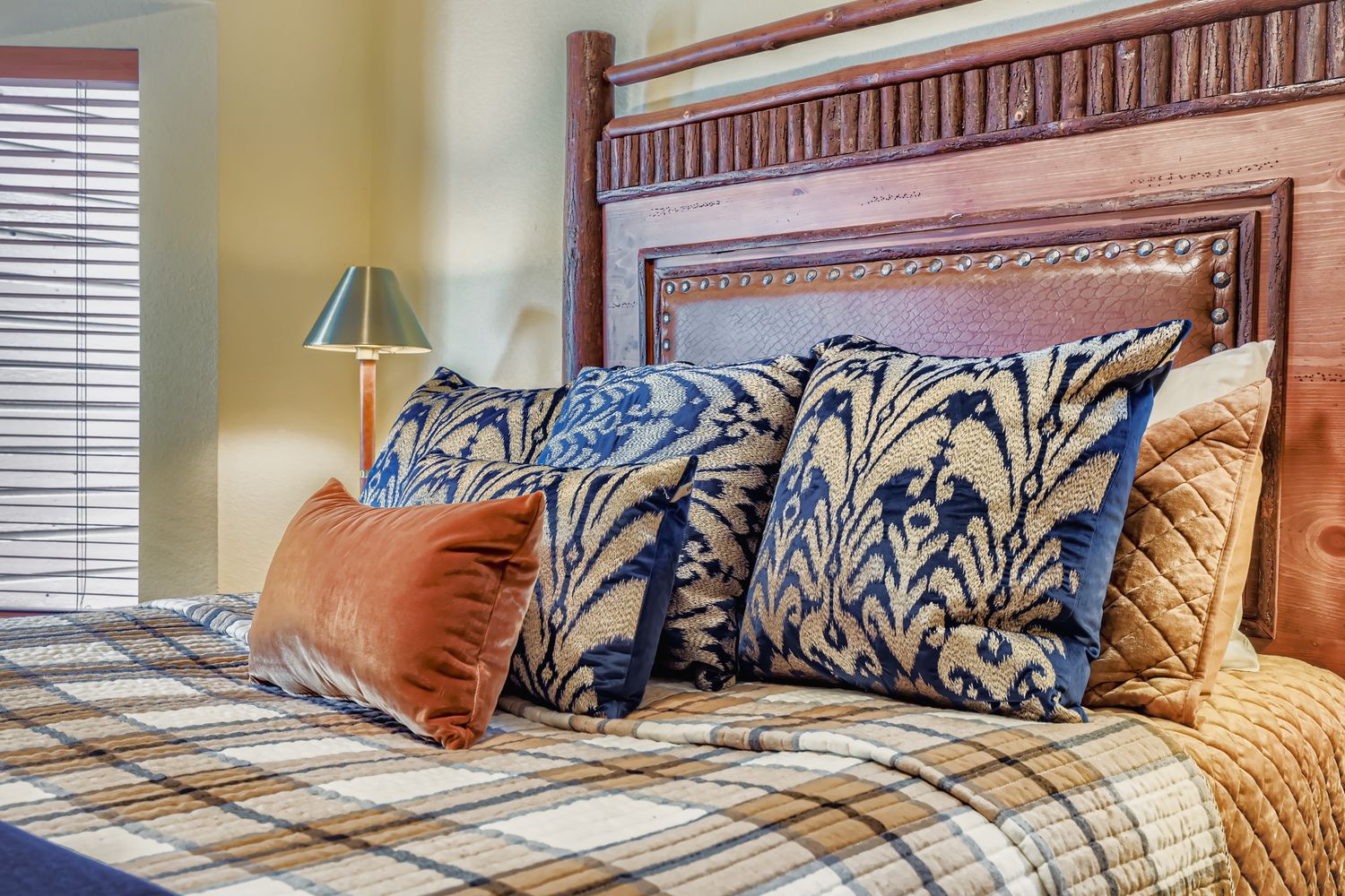 120 Village Point Drive - Web Quality - 015 - 16 2nd Floor Primary Bedroom Detail