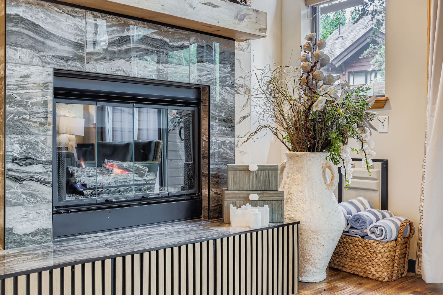 120 Village Point Drive - Web Quality - 007 - 08 Living Room Detail