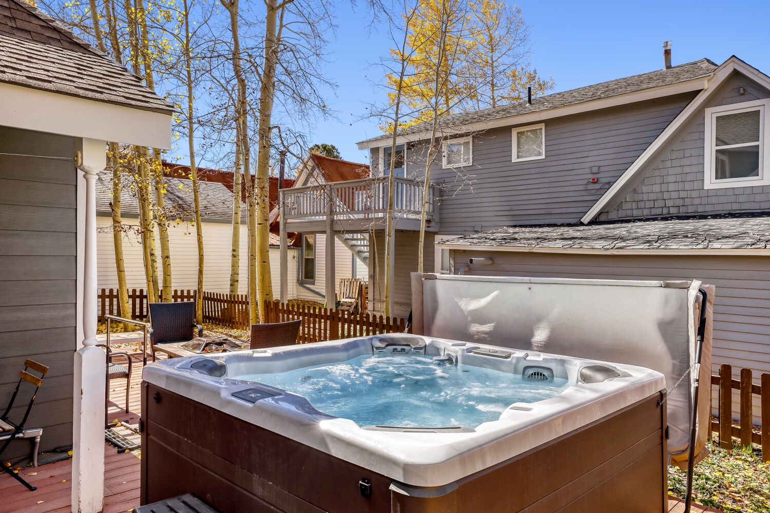 Soak away your cares in your private hot tub, nestled on a sunny deck beneath golden aspens with stunning mountain air all around you.