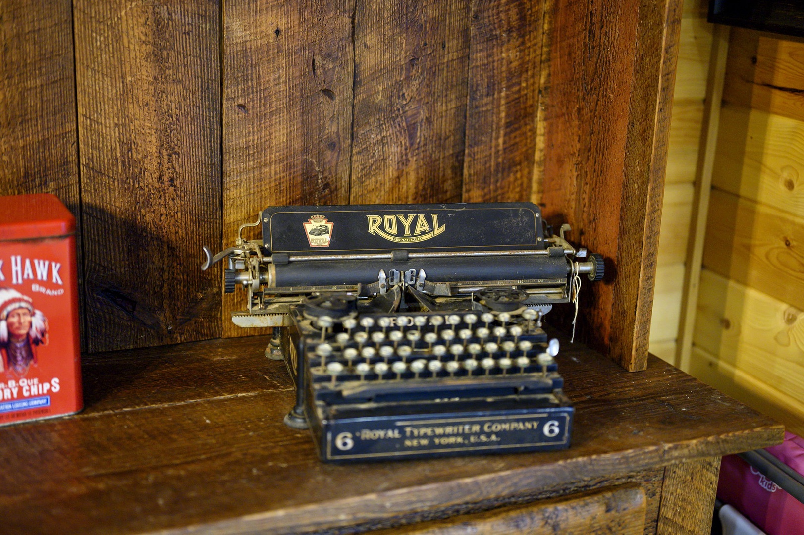 Discover charming vintage touches throughout your stay, where antique treasures create a warm, nostalgic atmosphere that makes every moment feel special.