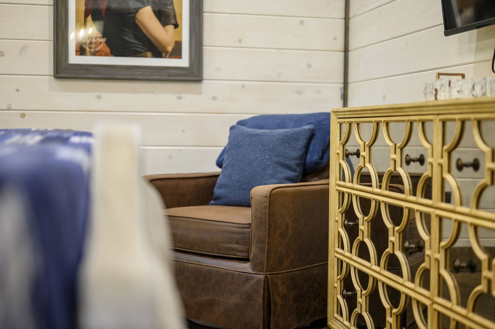 Settle into cozy comfort with stylish furnishings and tasteful décor that invite you to unwind and feel right at home.