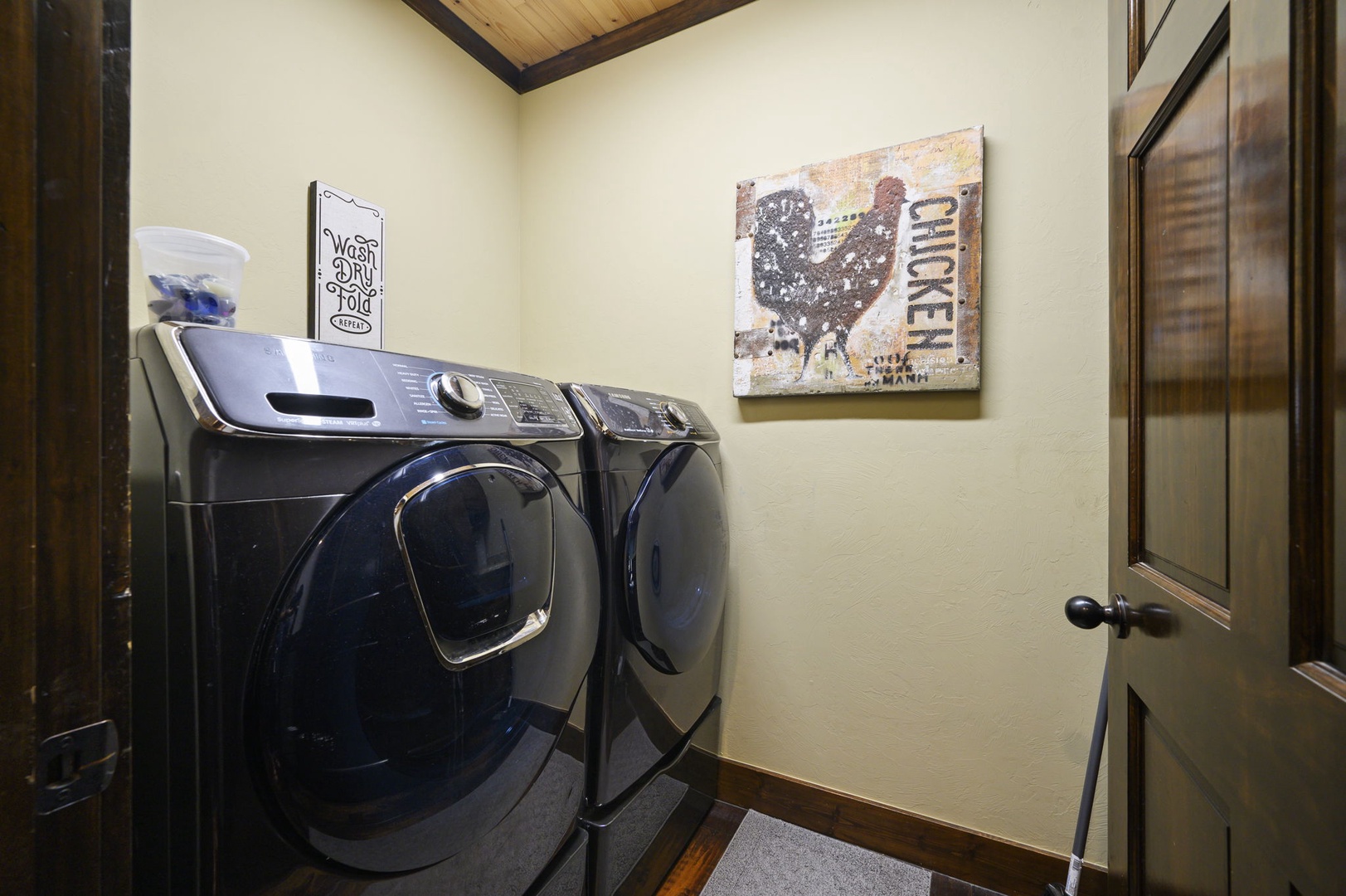 Convenient in-unit laundry with modern washer and dryer makes packing light a breeze—enjoy fresh clothes throughout your stay without the hassle.