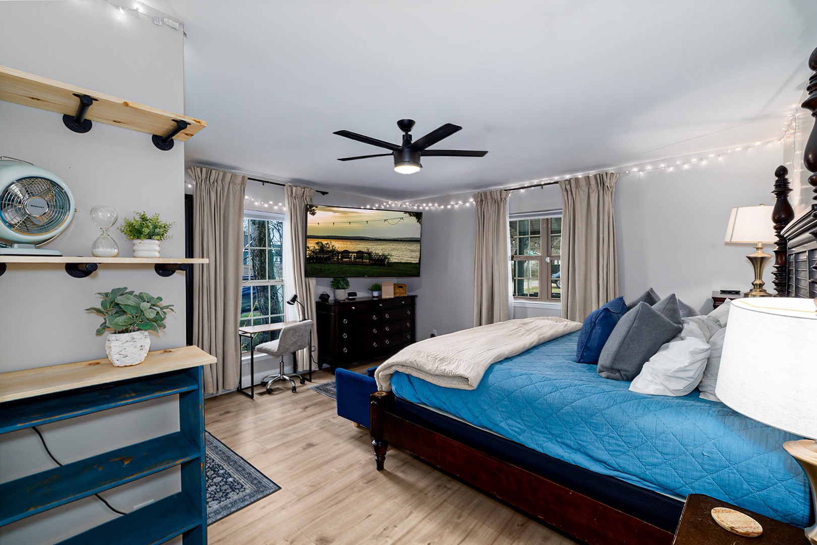 Private bedroom with TV