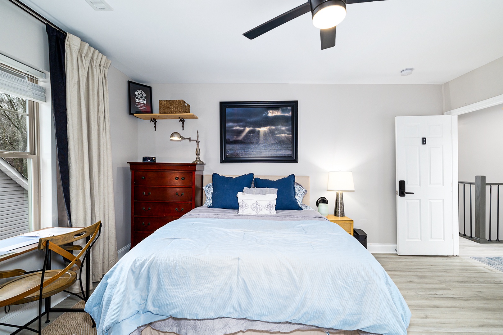 Bedroom B with queen bed