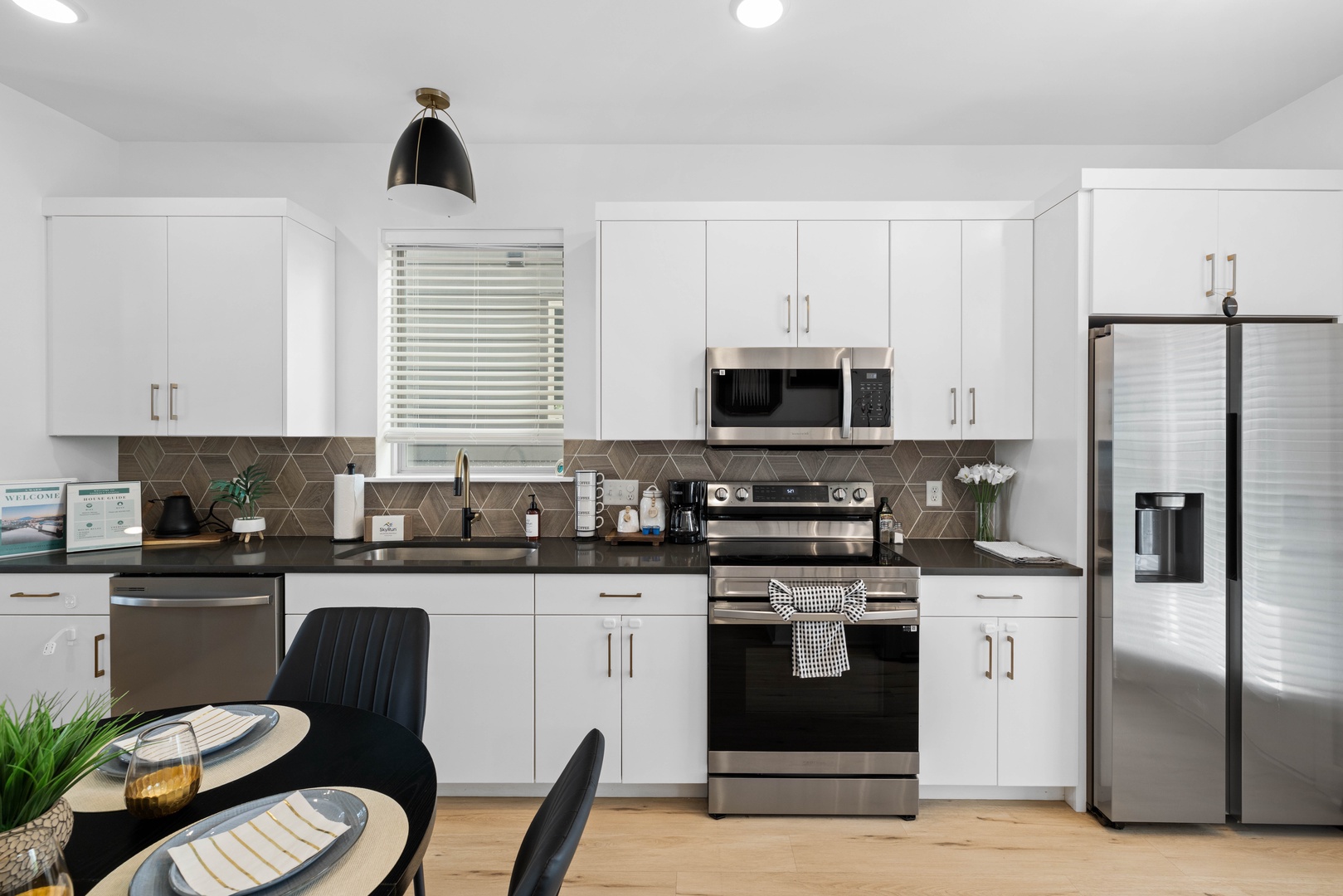 Step into your fully equipped kitchen with all the basic cooking supplies you need to enjoy meals during your stay