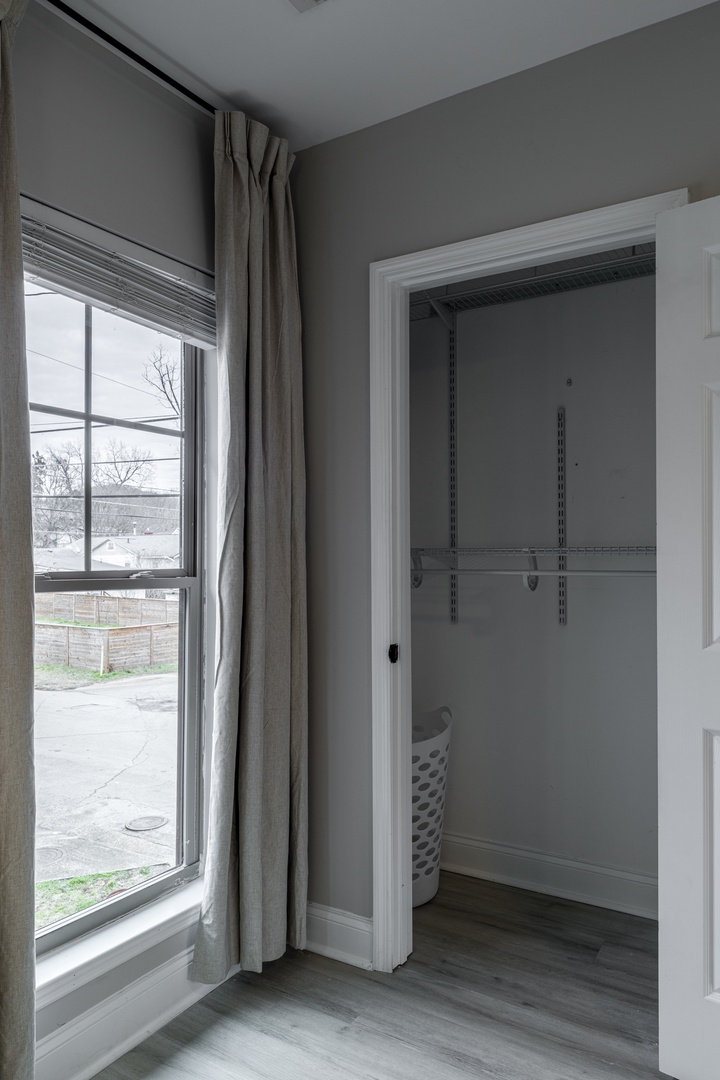 Bedroom B closet