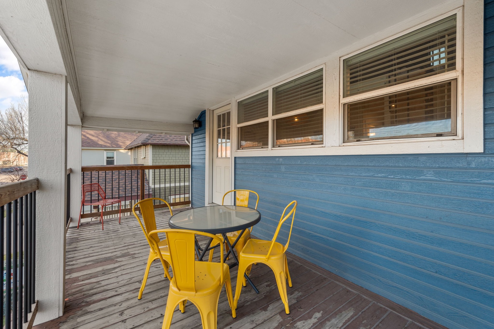 Balcony with outdoor seating