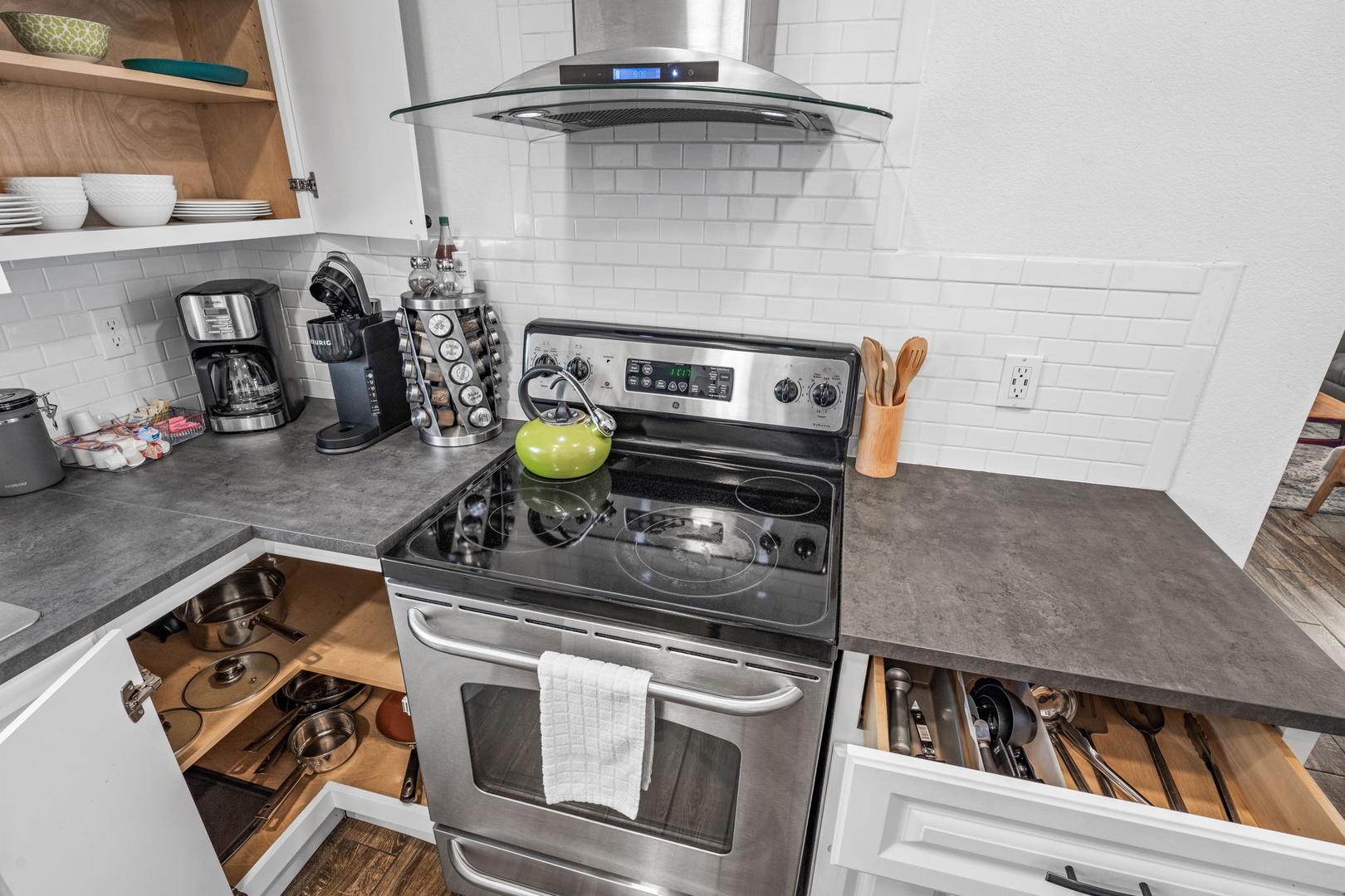 Your fully equipped kitchen has everything you need, from morning coffee to gourmet dinners with sleek appliances and organized storage.