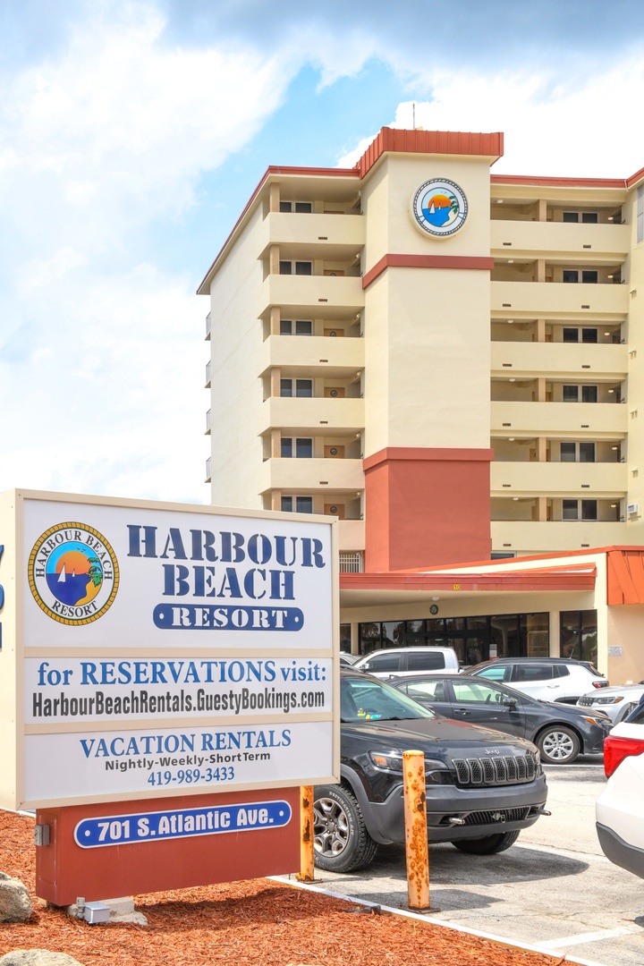 Harbour Beach Resort offers a welcoming beachside retreat with convenient parking and a prime Atlantic Avenue location steps from coastal adventures.