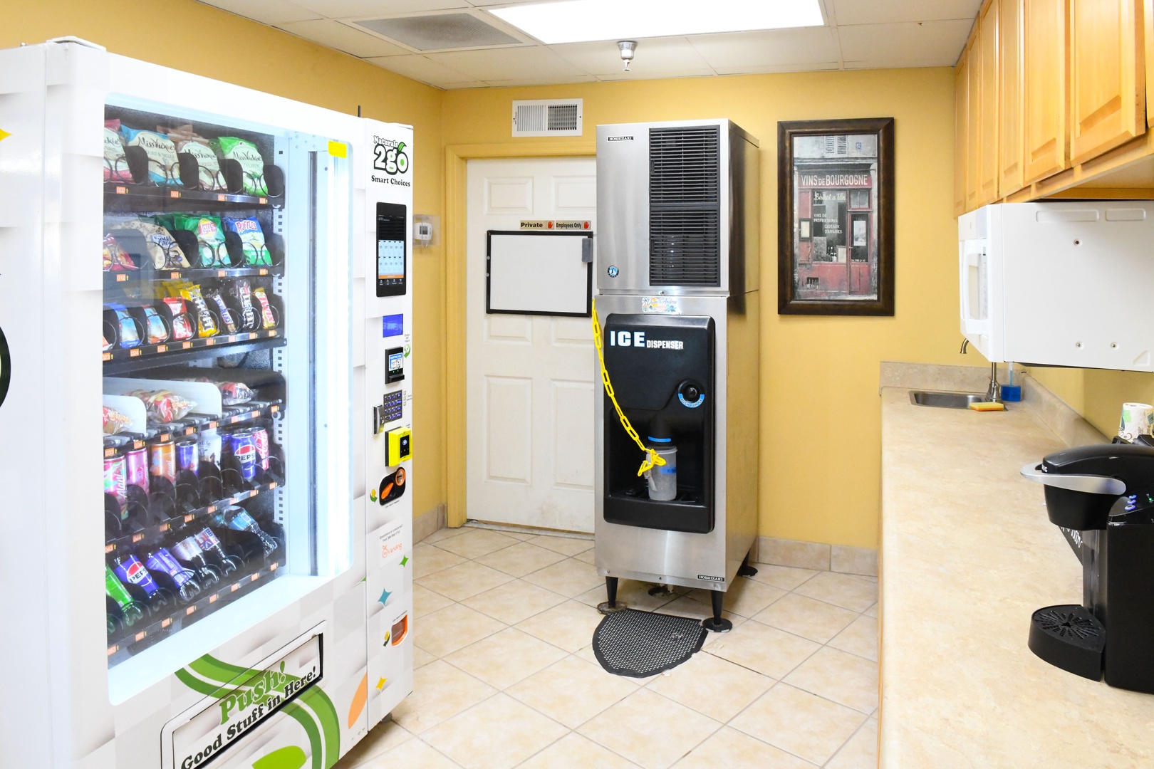 A convenient vending machine and ice maker are available 24/7, ensuring you have snacks, drinks, and ice whenever you need them during your stay.