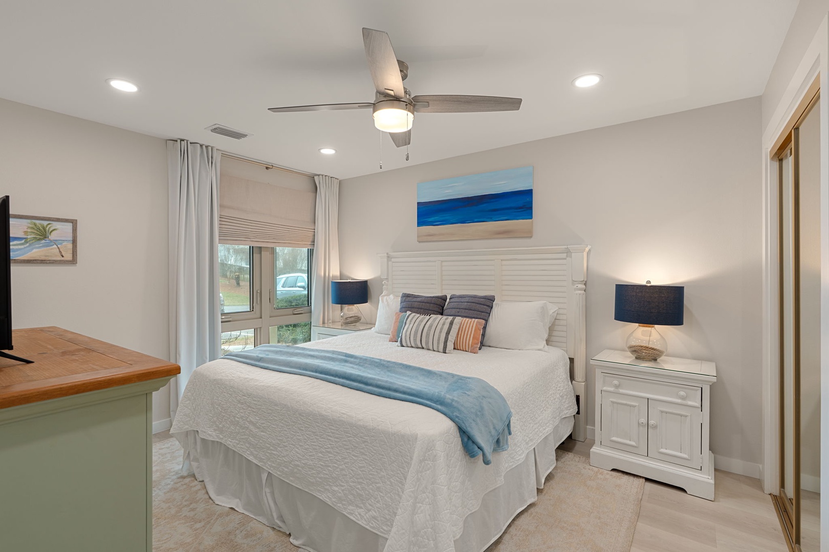 Bright Coastal King Suite with Serene Beach-Inspired Decor