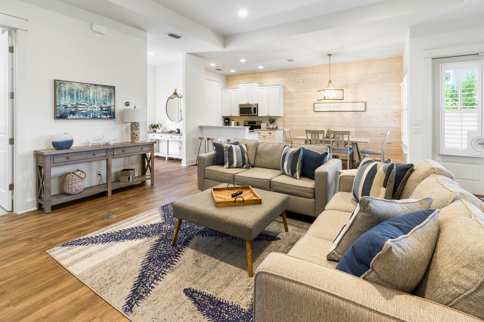 This welcoming living space is perfect for unwinding after beach days, sharing laughs, relaxing together, and enjoying slow, memorable moments on your coastal vacation.
