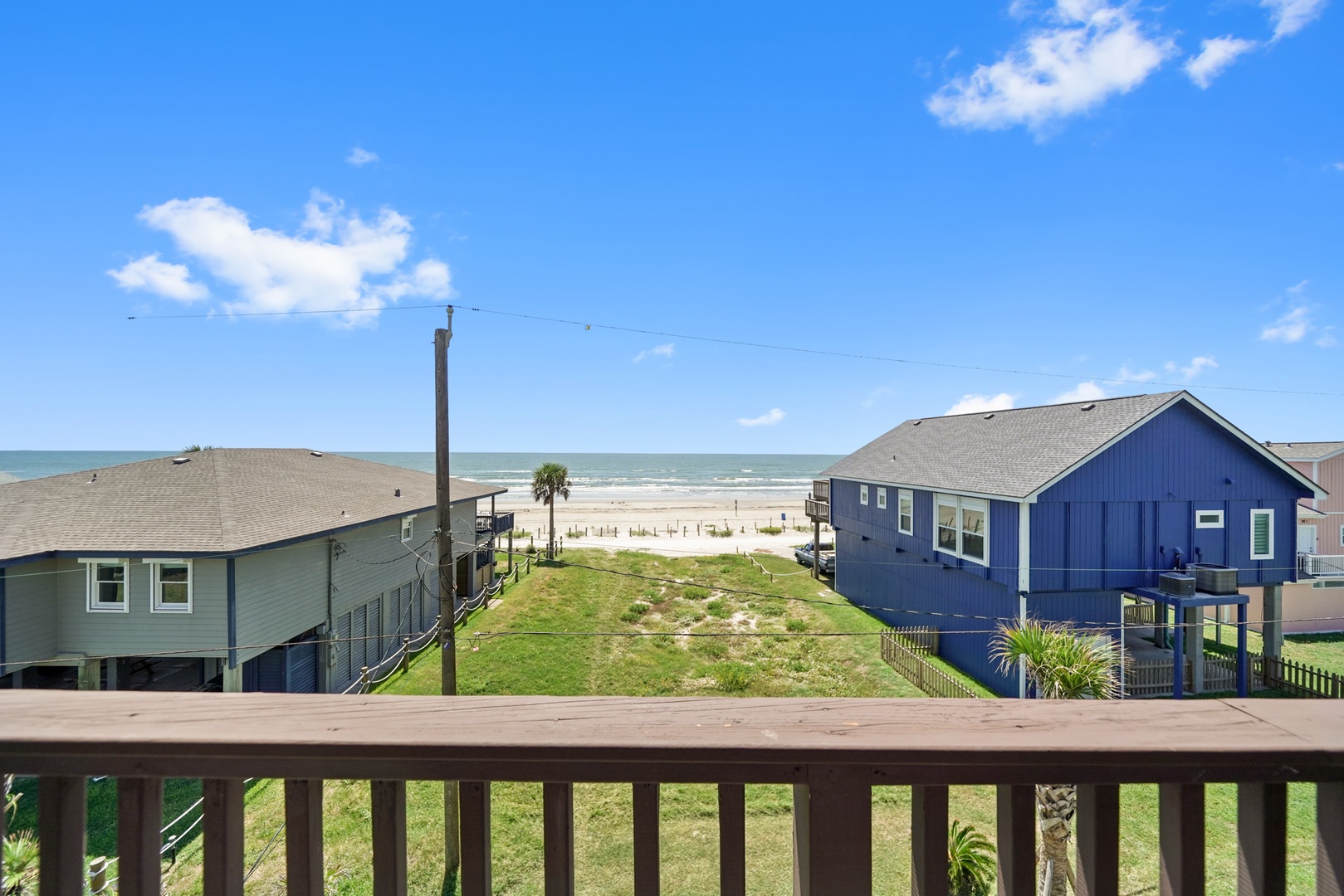 Beachside neighborhood with easy access