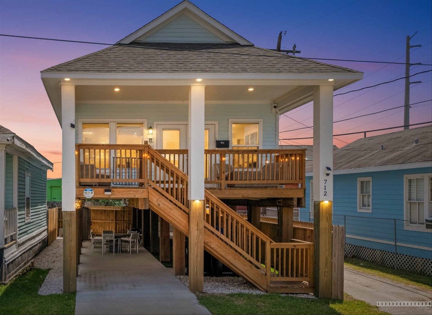 Home away from home in a charming coastal cottage.