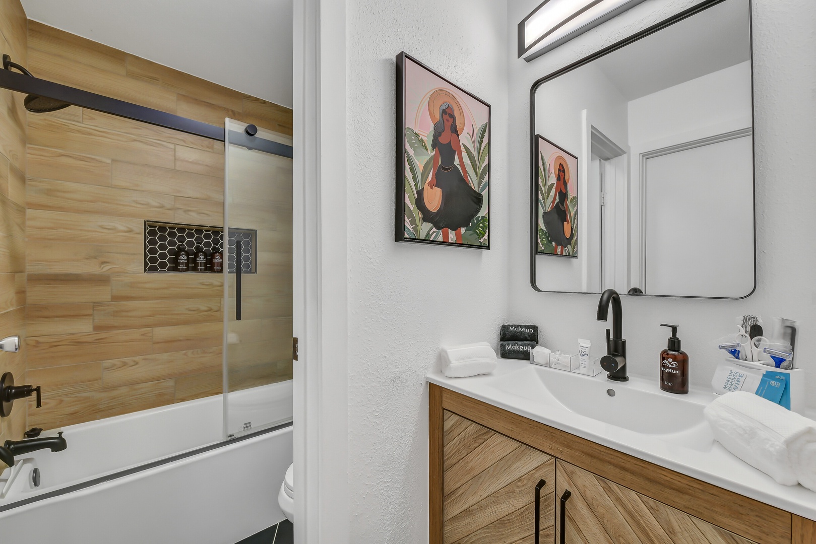 Private bathroom with modern finishes and fresh towels