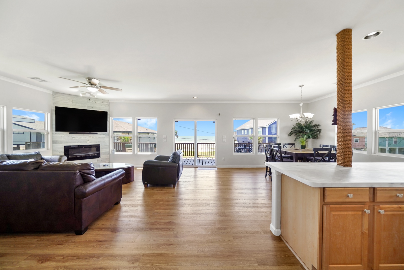 Relaxing open space with natural light