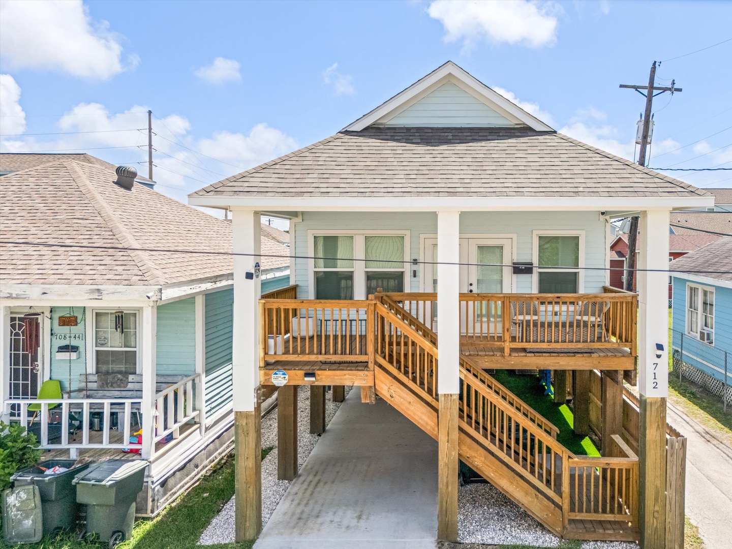 Quiet cottage with porch and easy access to the beach.