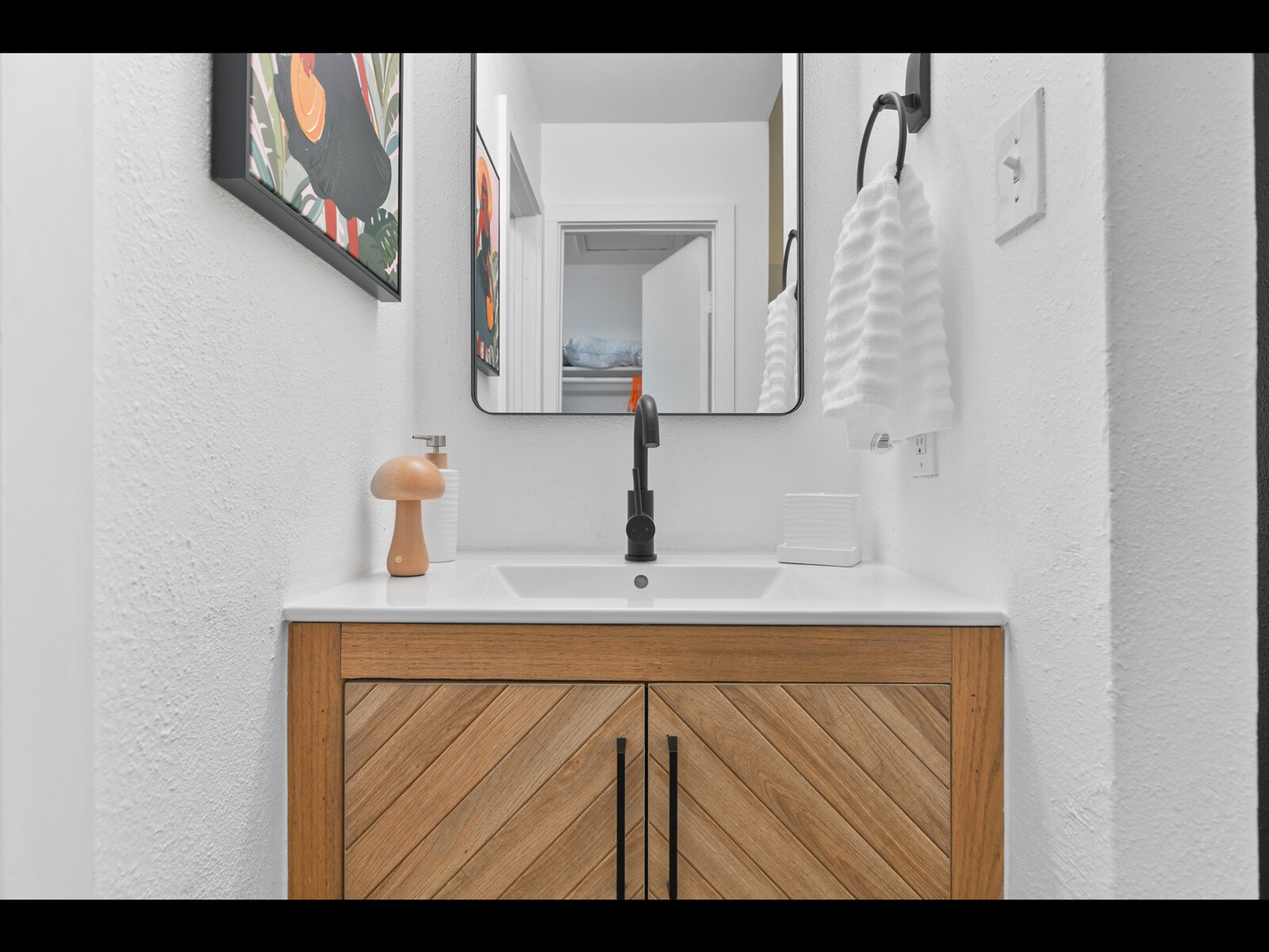 Clean lines and comfort in a modern bath