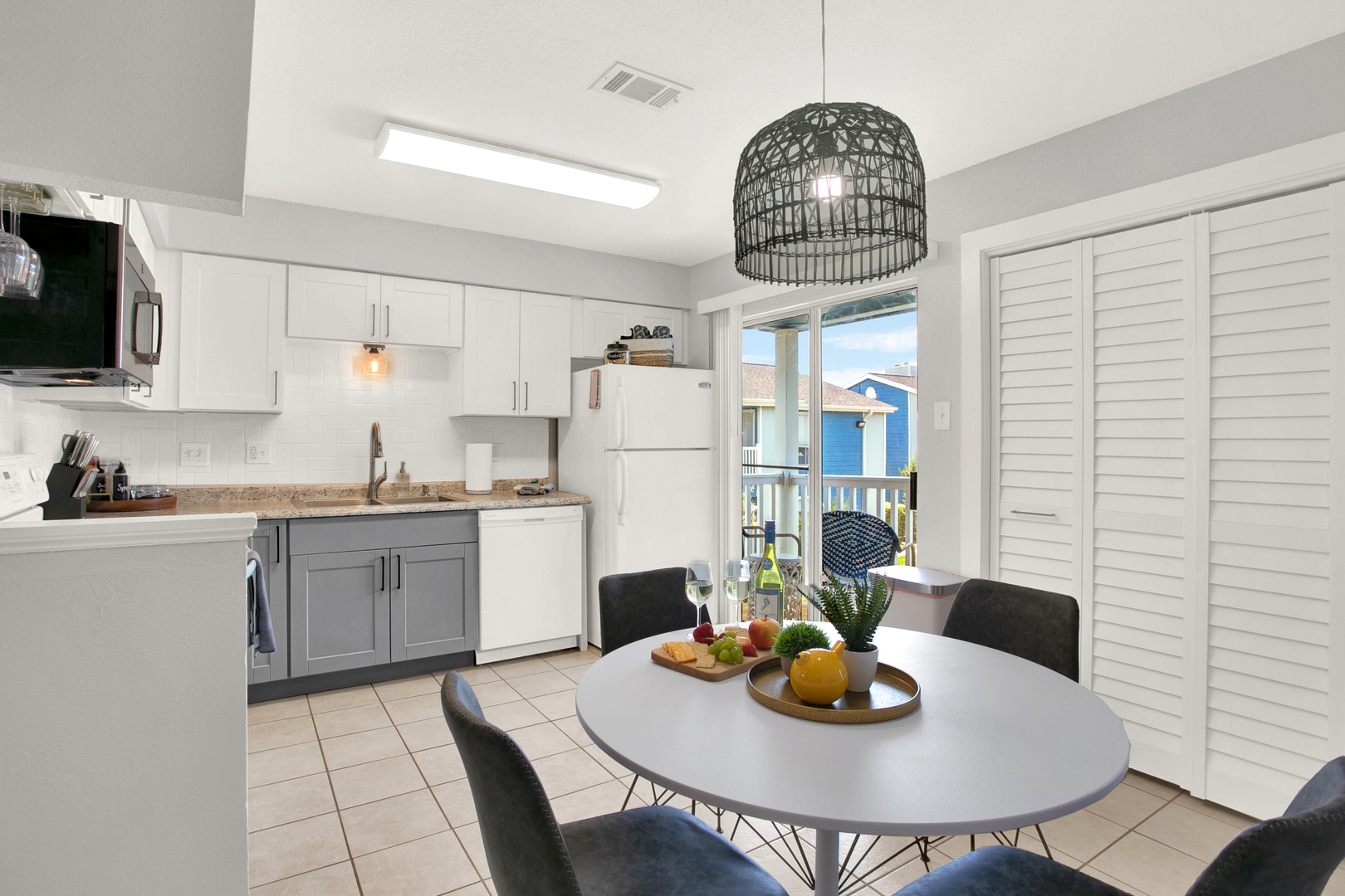 Fully equipped kitchen with balcony access