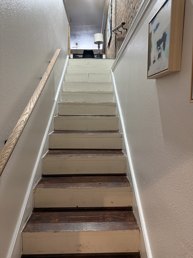 2 loft bedrooms upstairs