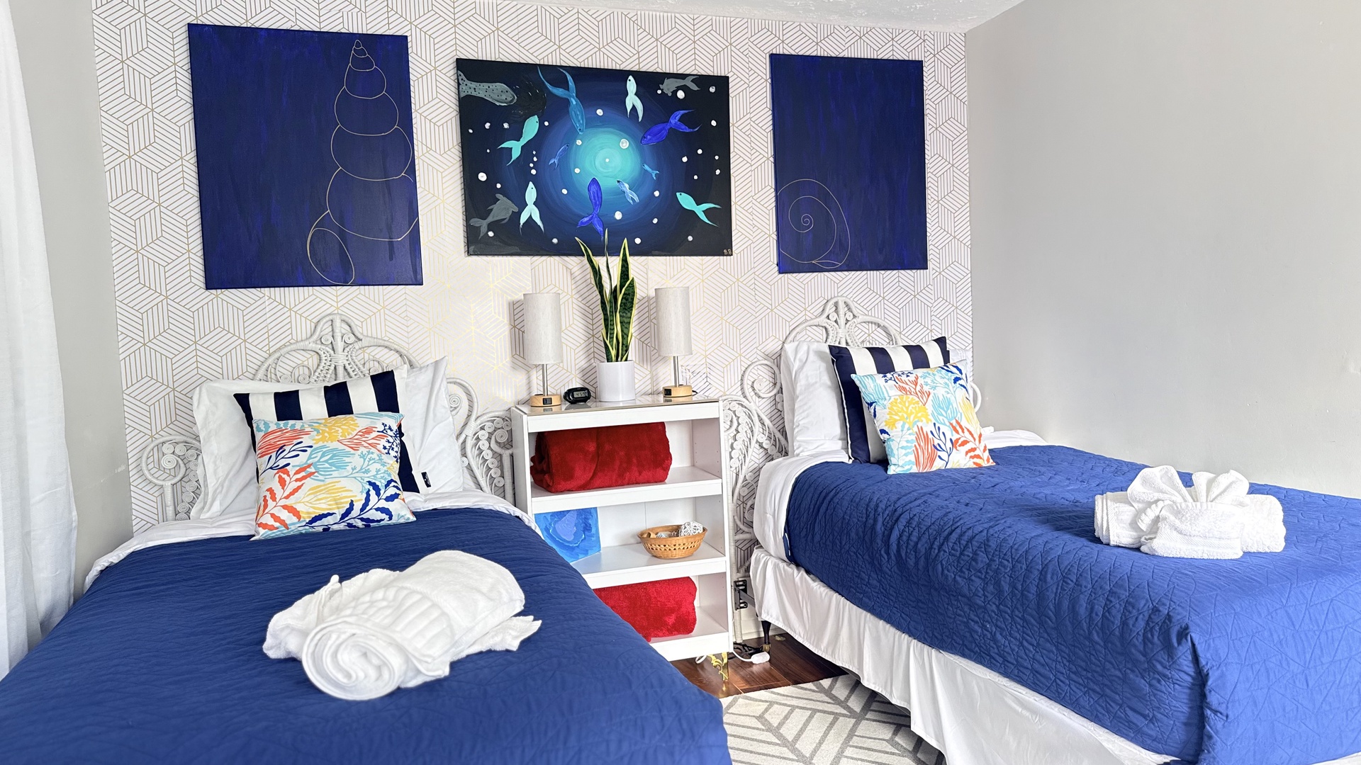 Twin bedroom great for kids or extra guests
