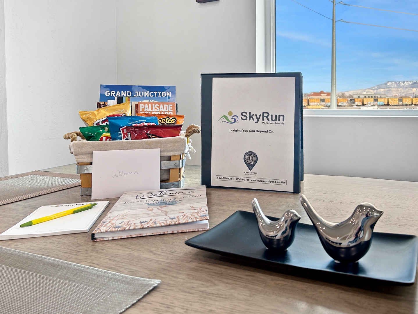 Your thoughtful welcome basket awaits with yummy snacks and local brochures, maps, and trails.