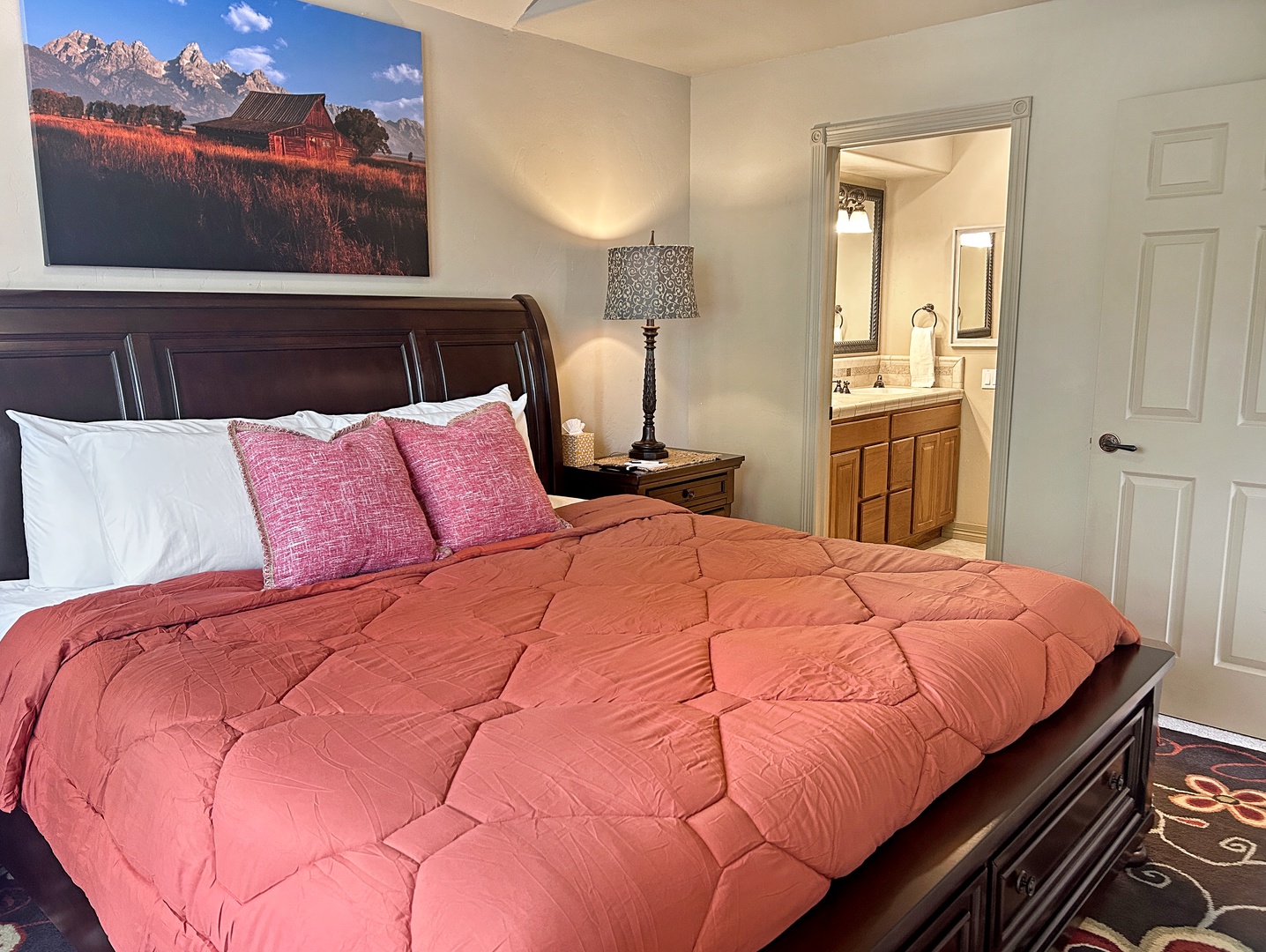 Sink into a plush king bed and enjoy a private en suite full bathroom with walk-in shower, closet and a soaker tub.