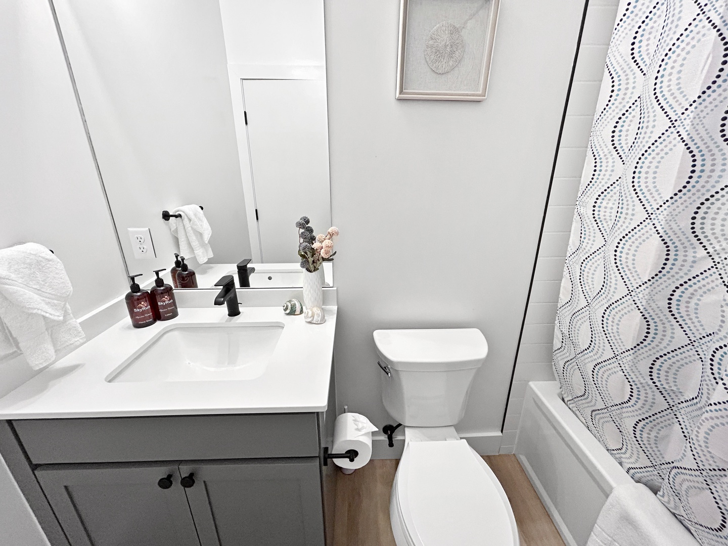 Private en suite bathroom for second bedroom upstairs.