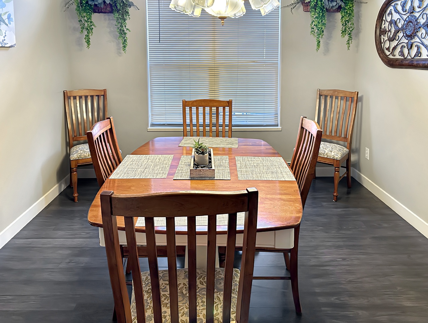 Dining table that can sit six.