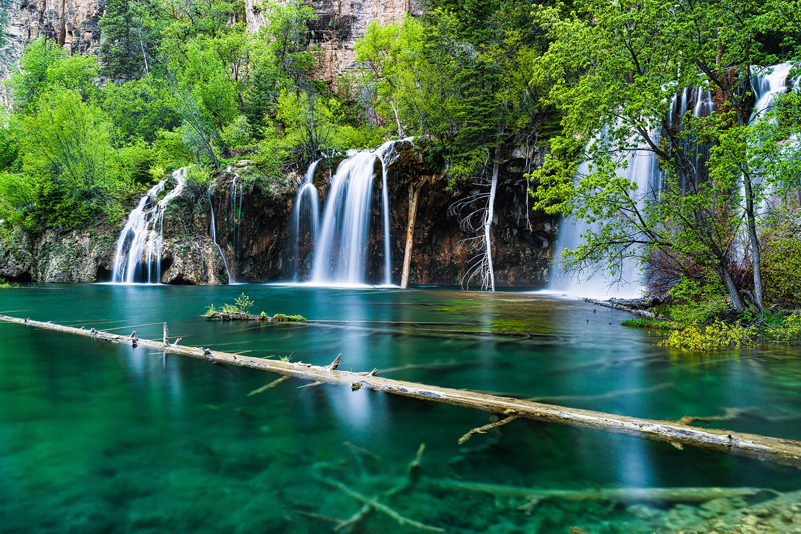Discover the breathtaking beauty of Hanging Lake one of Colorado’s most iconic hikes.