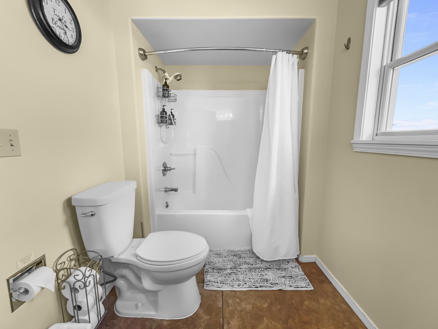 Upstairs Bathroom with white shower/tub combo