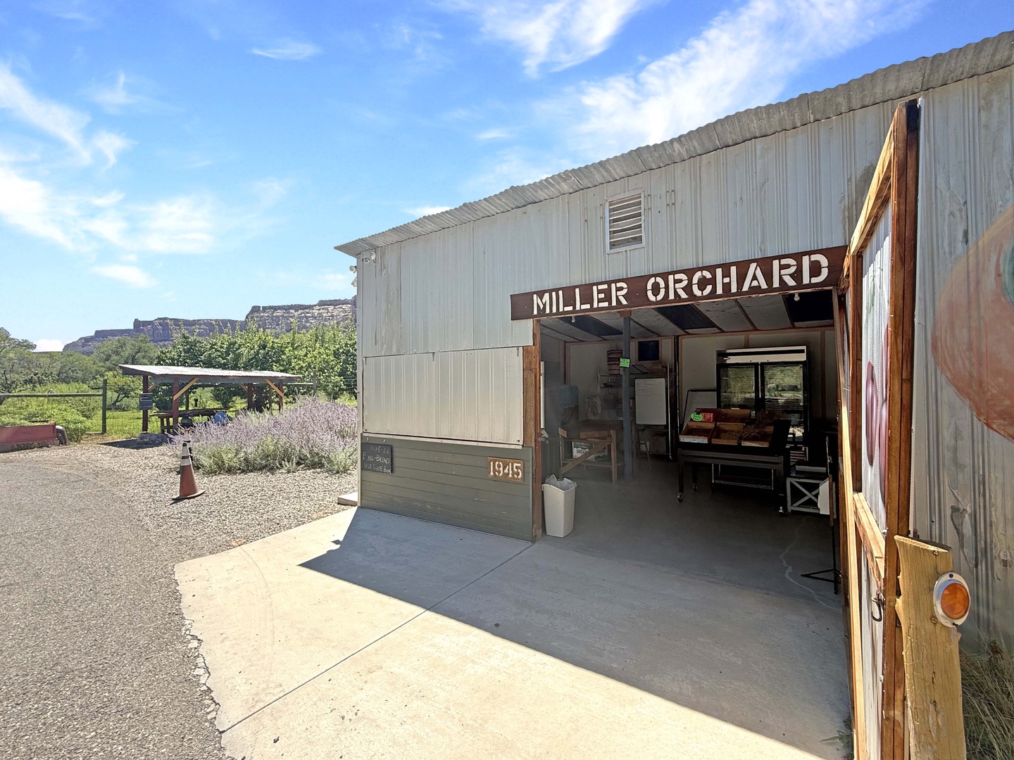 Miller Orchard is right across the street and welcomes guests to a "You-Pick" orchard retreat.
