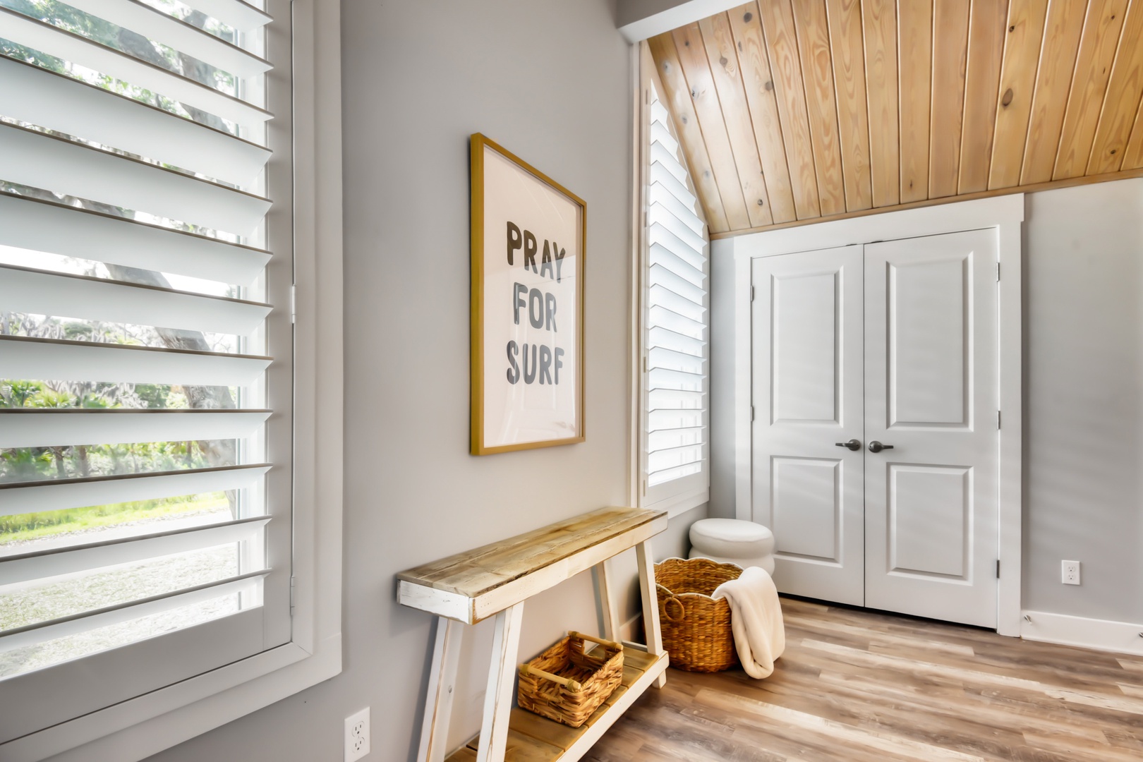 Fun Queen Bunk Room with Natural Light