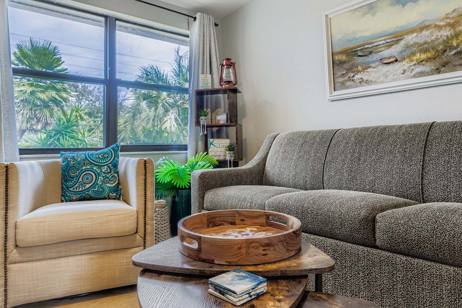 Tropical views and coastal artwork.