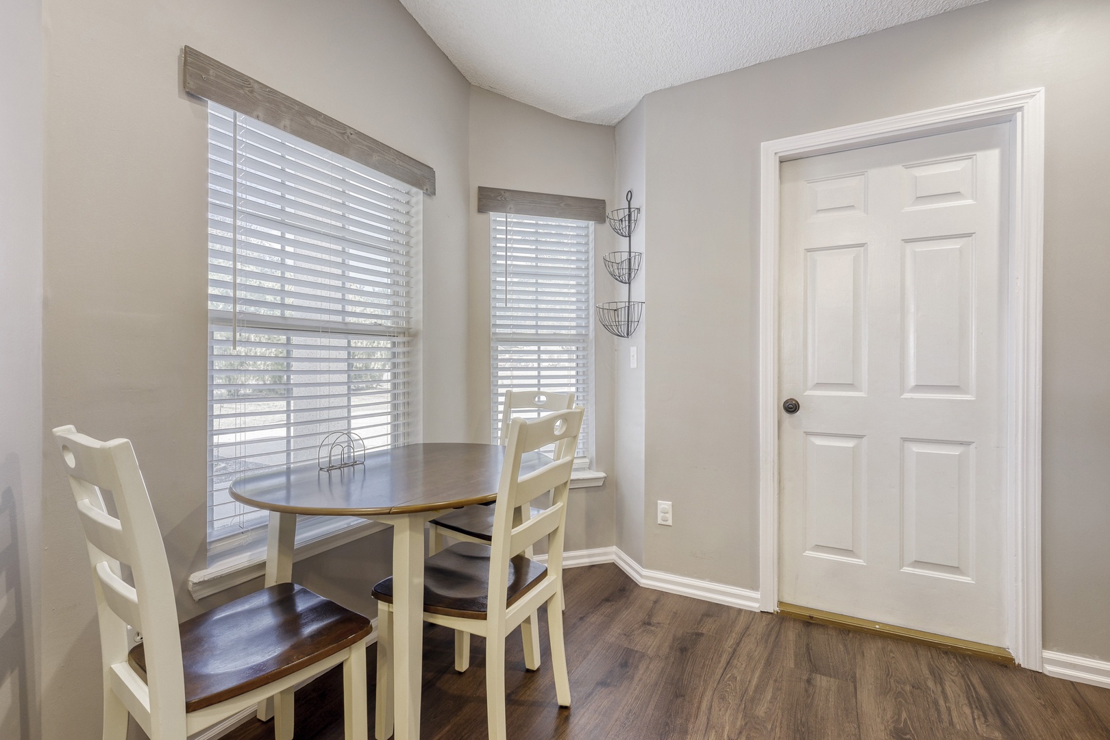 Cozy bright breakfast nook