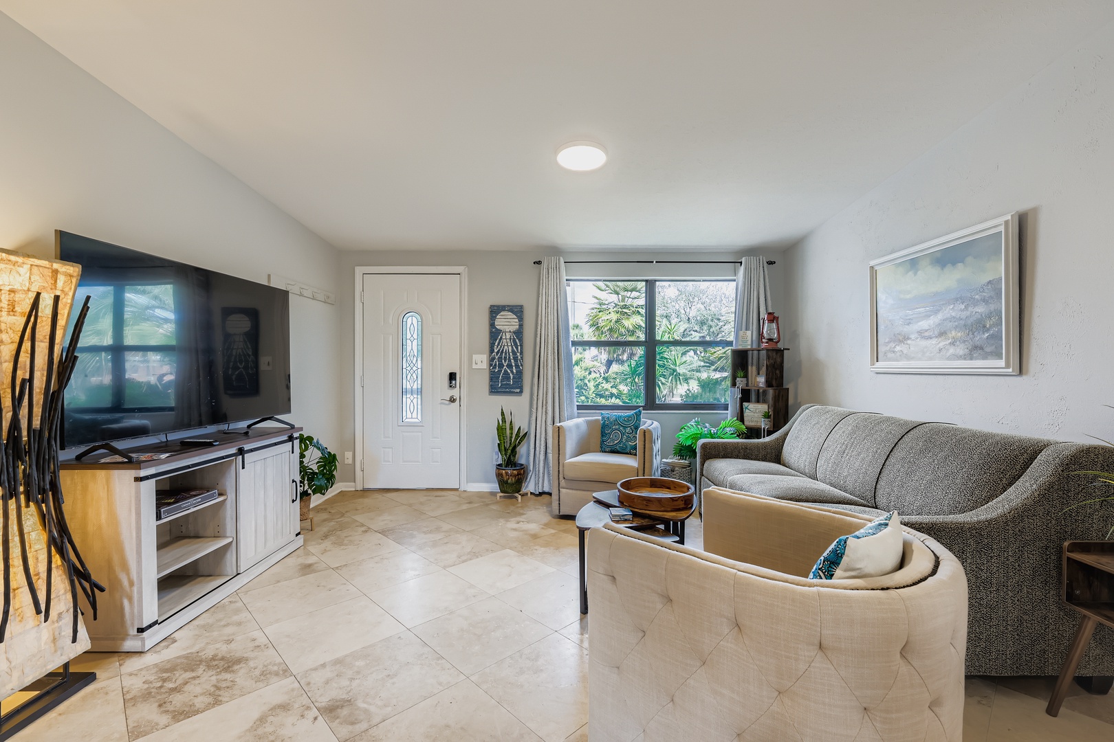 Bright, comfy Florida escape space