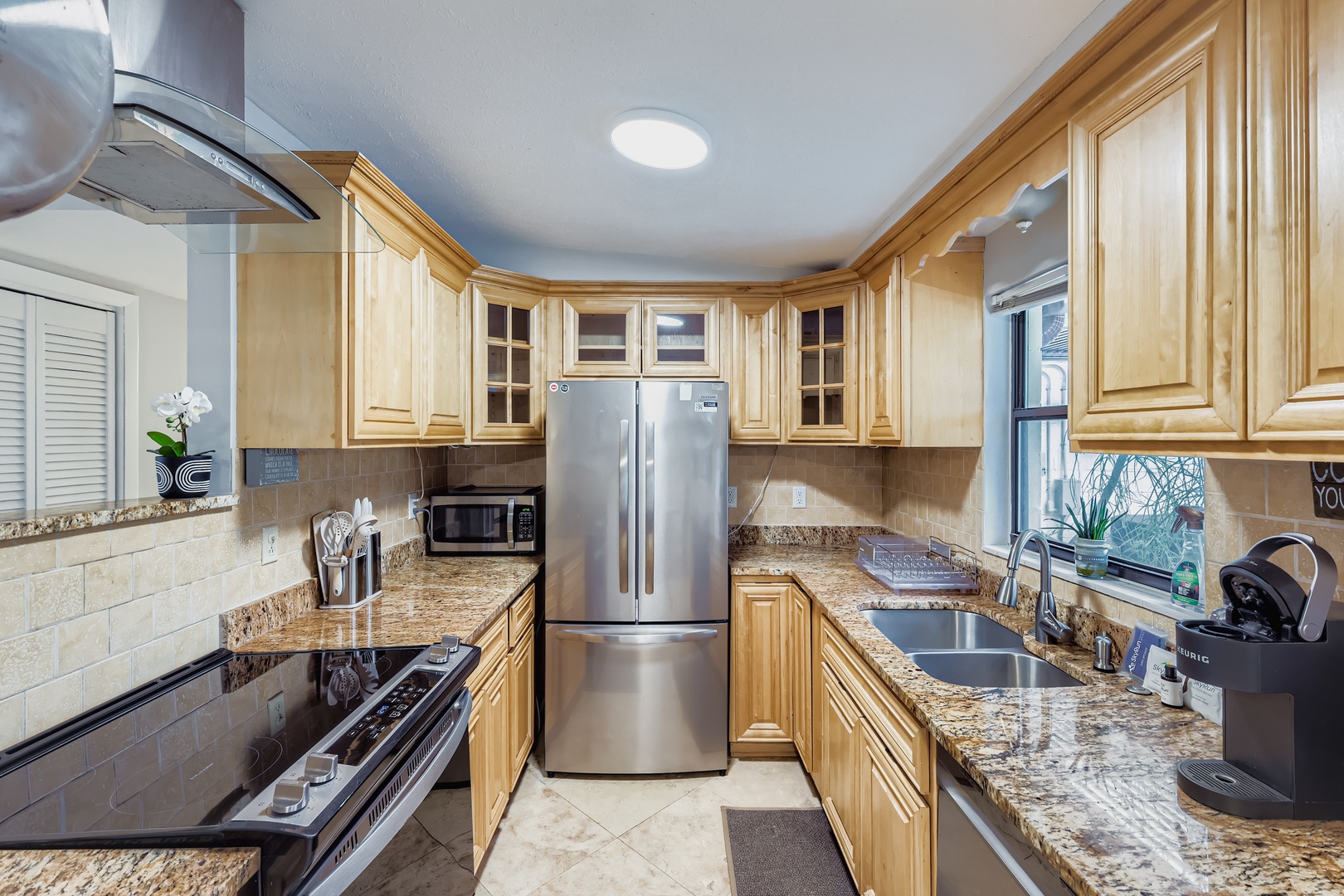 Modern kitchen, ready for vacation meals