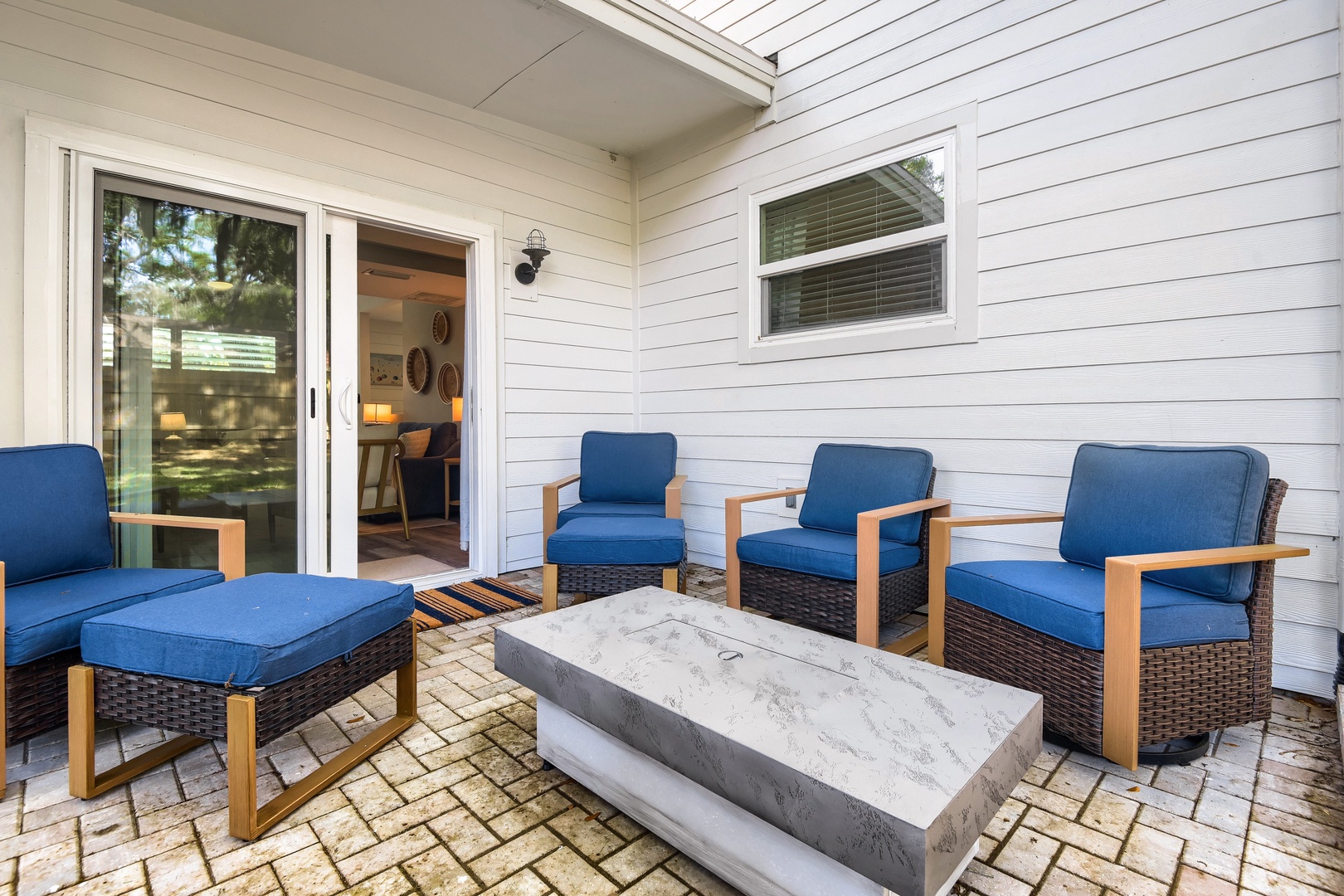Relaxing Patio with Gas Fire Table & Grill