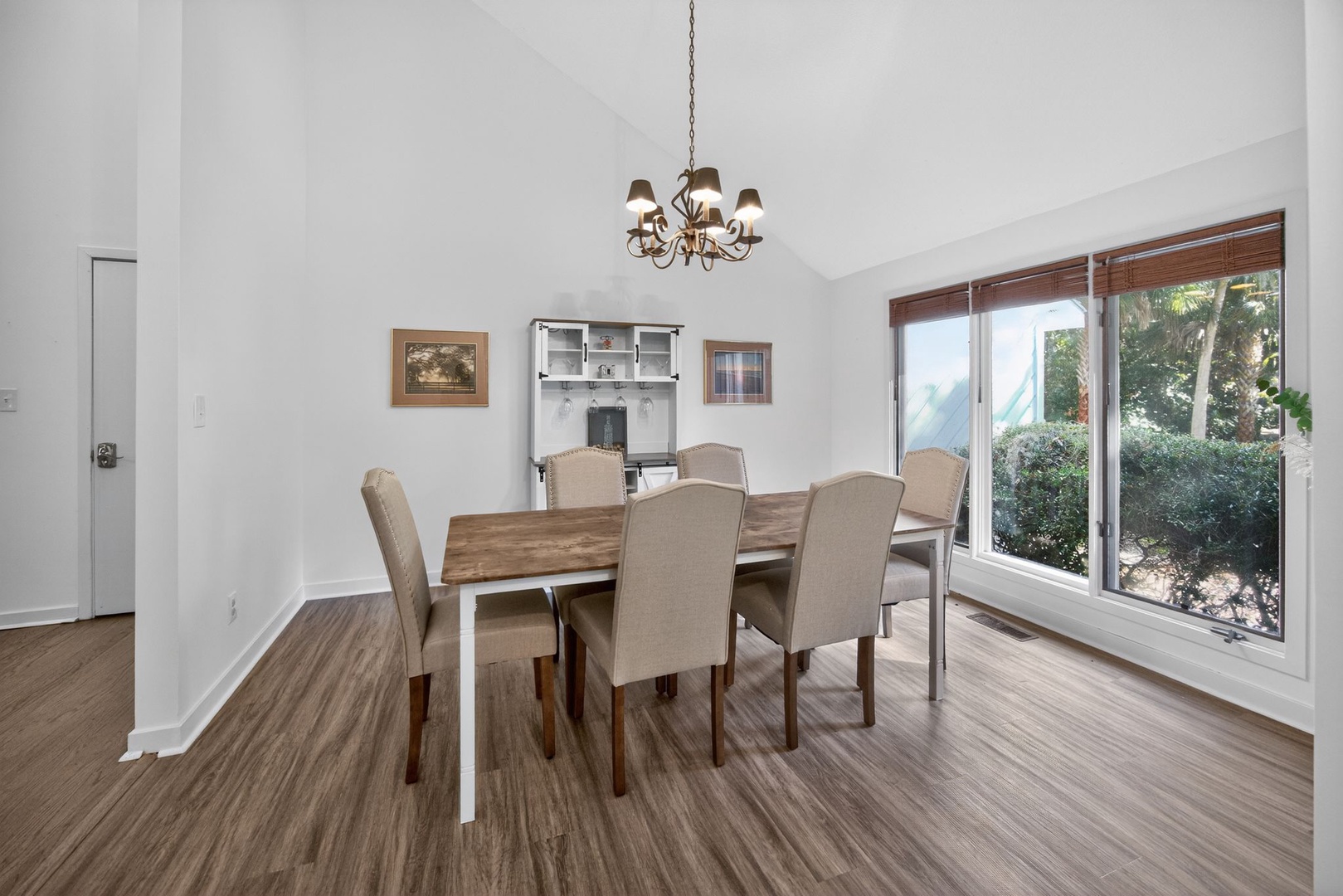 Dining - Seating For 6