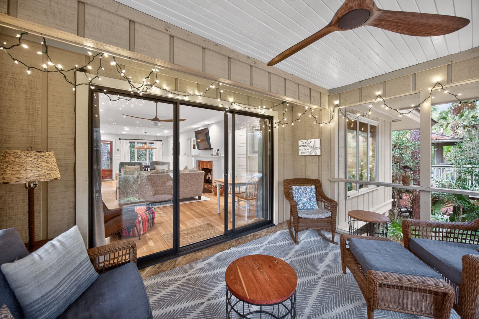 Screened-In Patio with Outdoor Seating