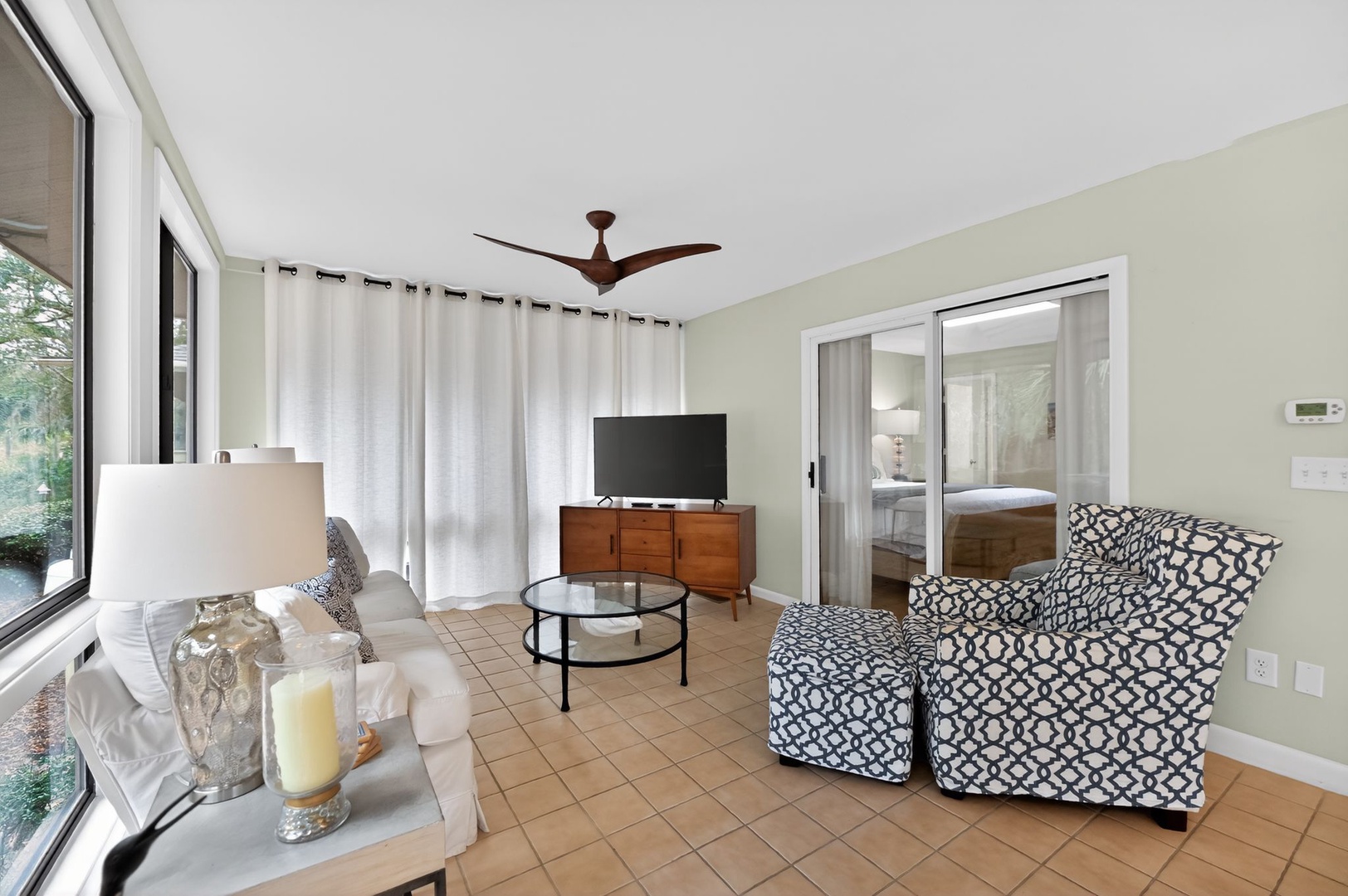 Sun Room - Comfortable Additional Entertainment Area